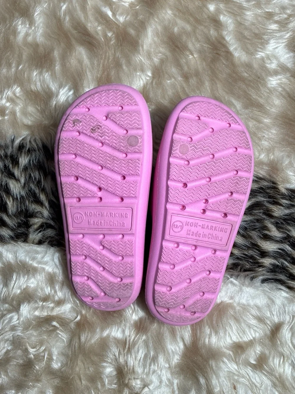 Hello Kitty Pink Slide Sandals Kids 13/1 Cute Sanrio Pool Slides